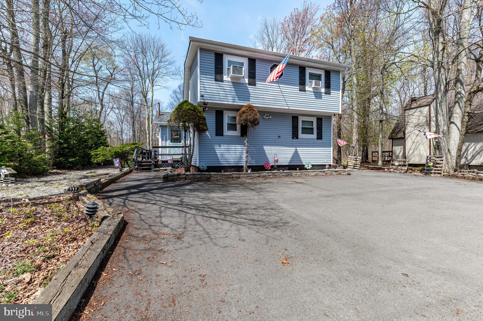 945 COUNTRY PLACE DRIVE