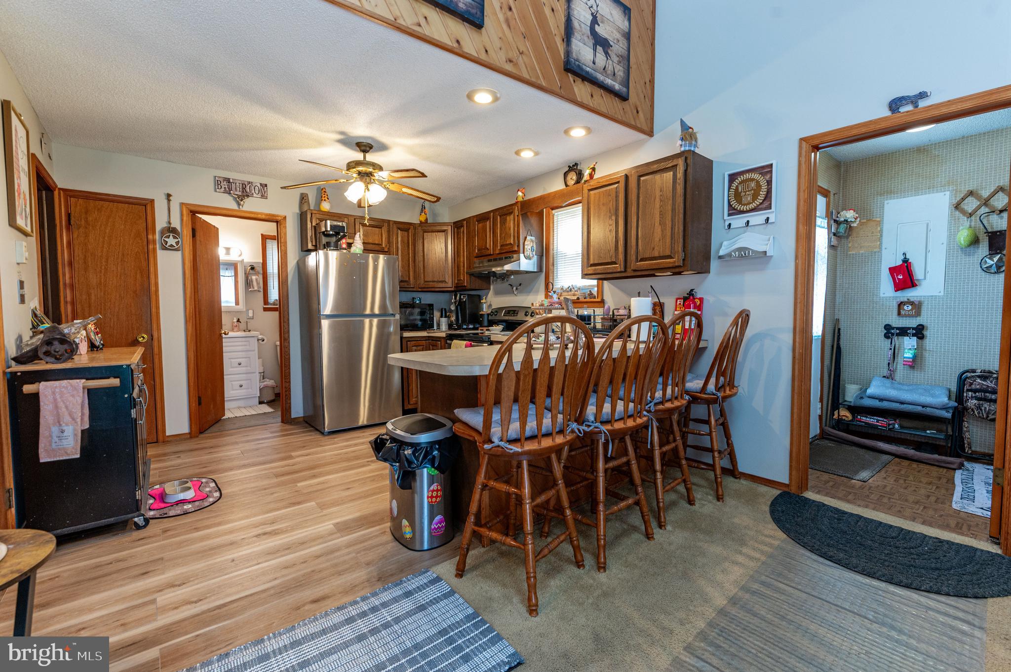 945 COUNTRY PLACE DRIVE