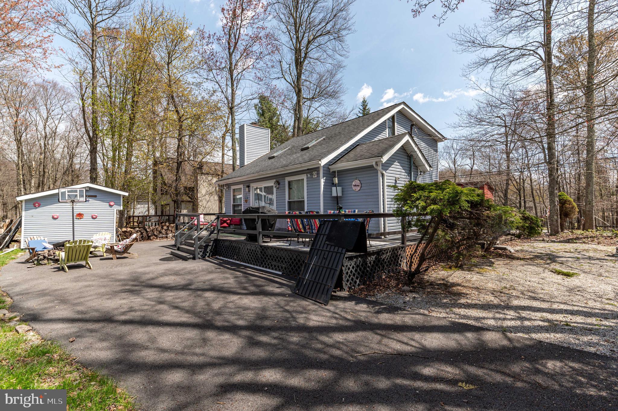 945 COUNTRY PLACE DRIVE