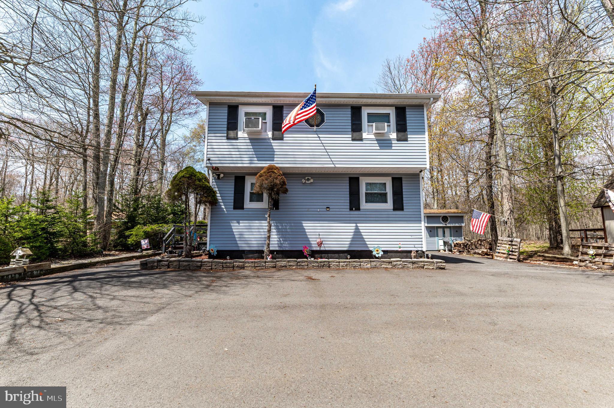 945 COUNTRY PLACE DRIVE