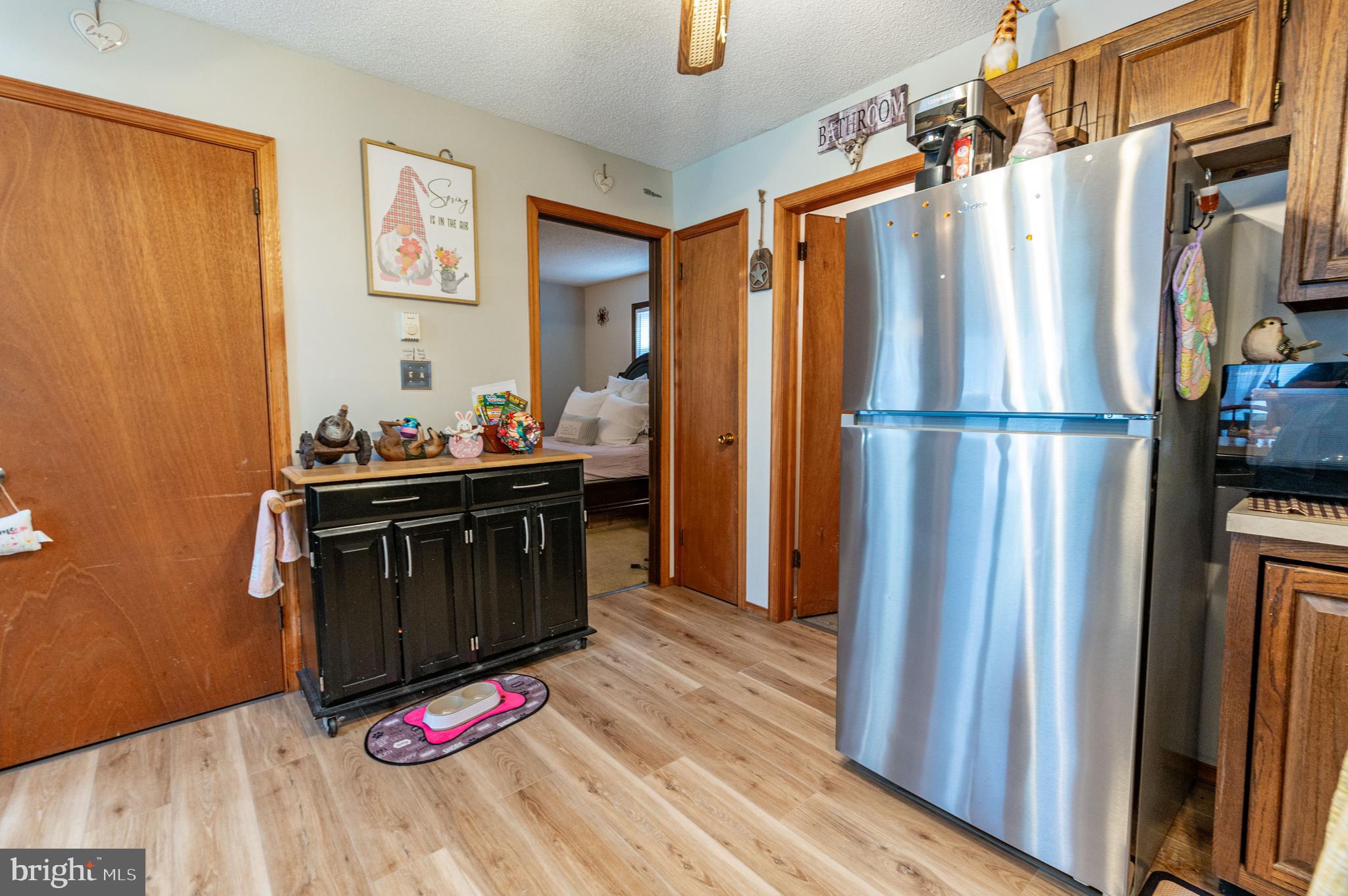 945 COUNTRY PLACE DRIVE