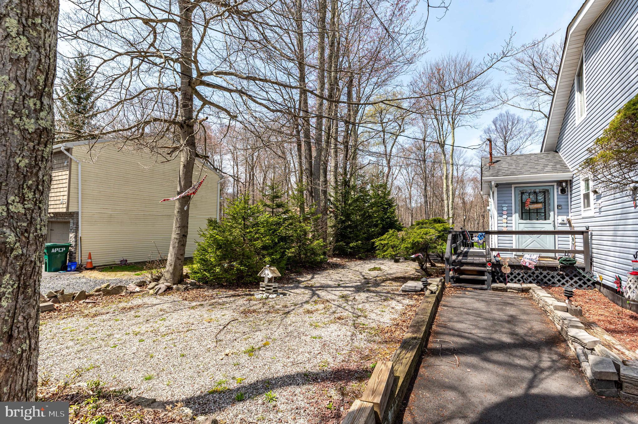 945 COUNTRY PLACE DRIVE