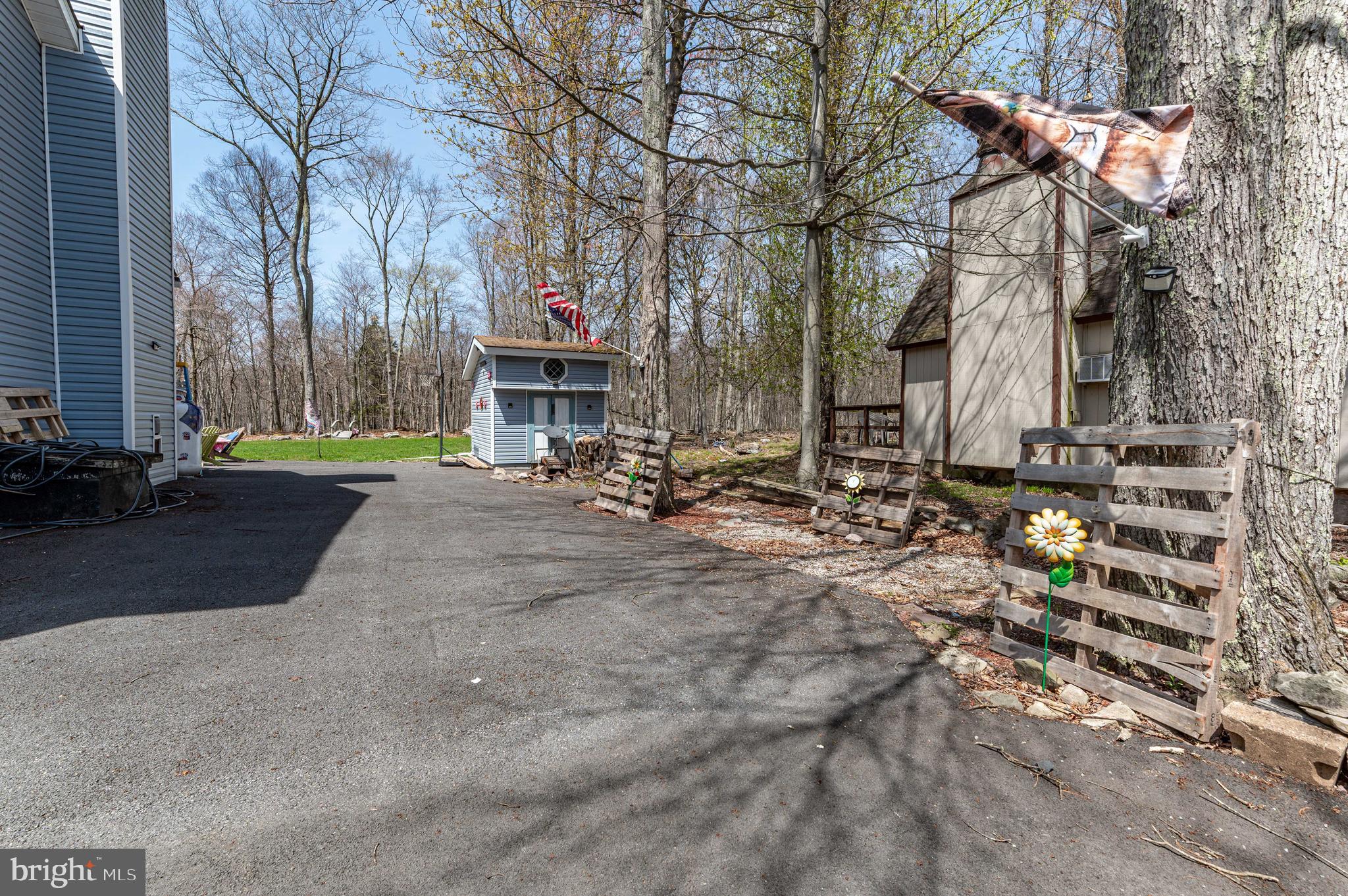 945 COUNTRY PLACE DRIVE