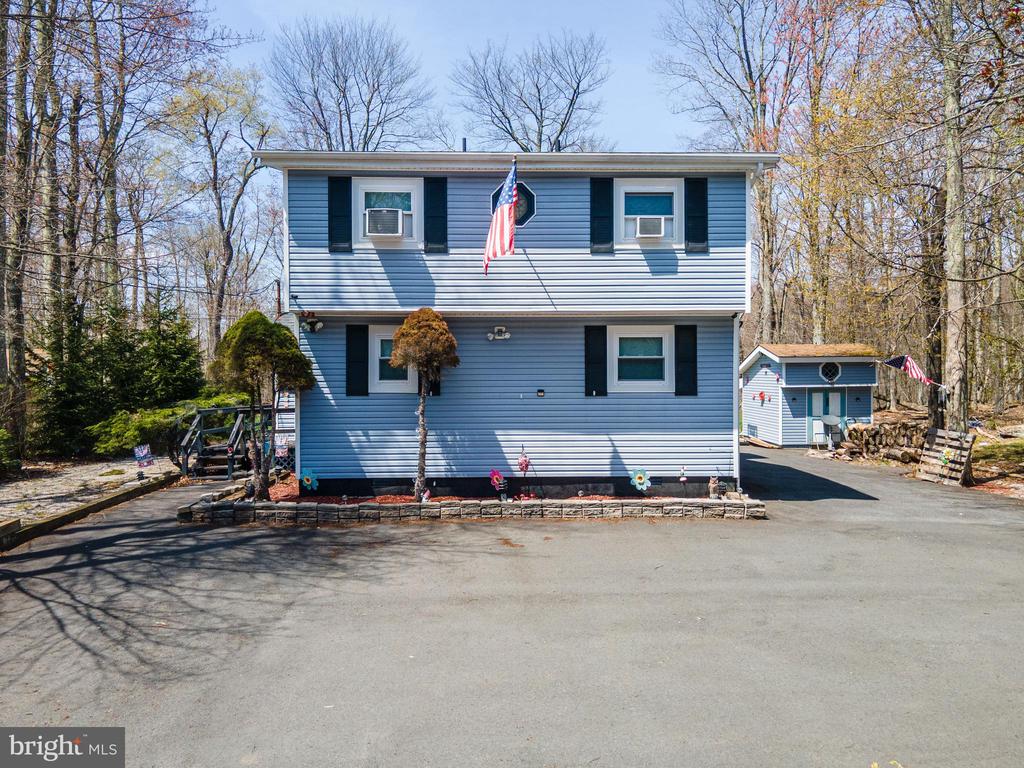 945 COUNTRY PLACE DRIVE
