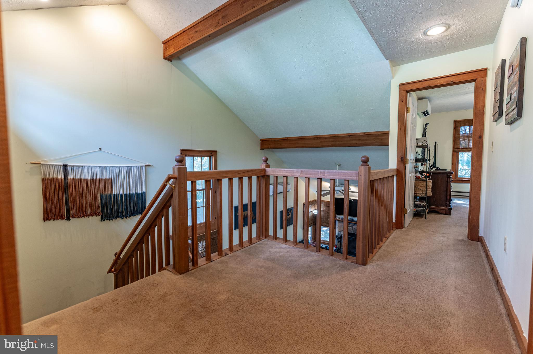 412 HICKORY DRIVE