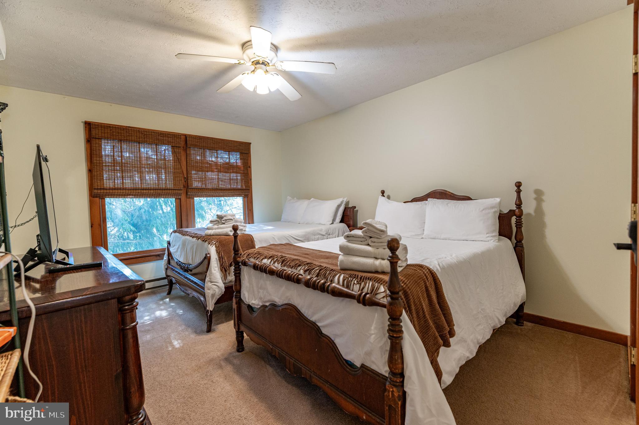 412 HICKORY DRIVE
