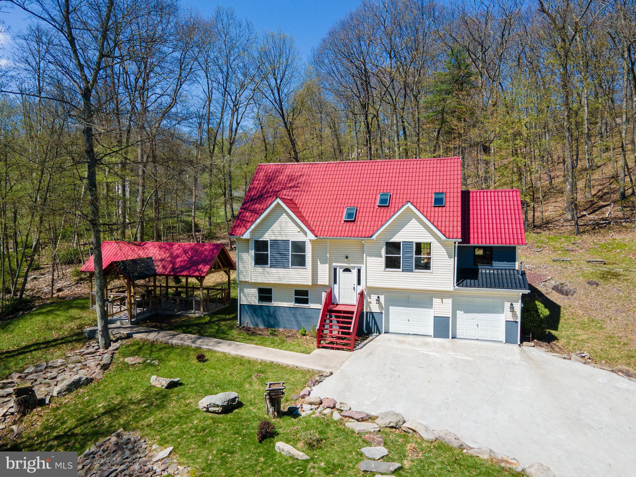 57 LAKE LANE