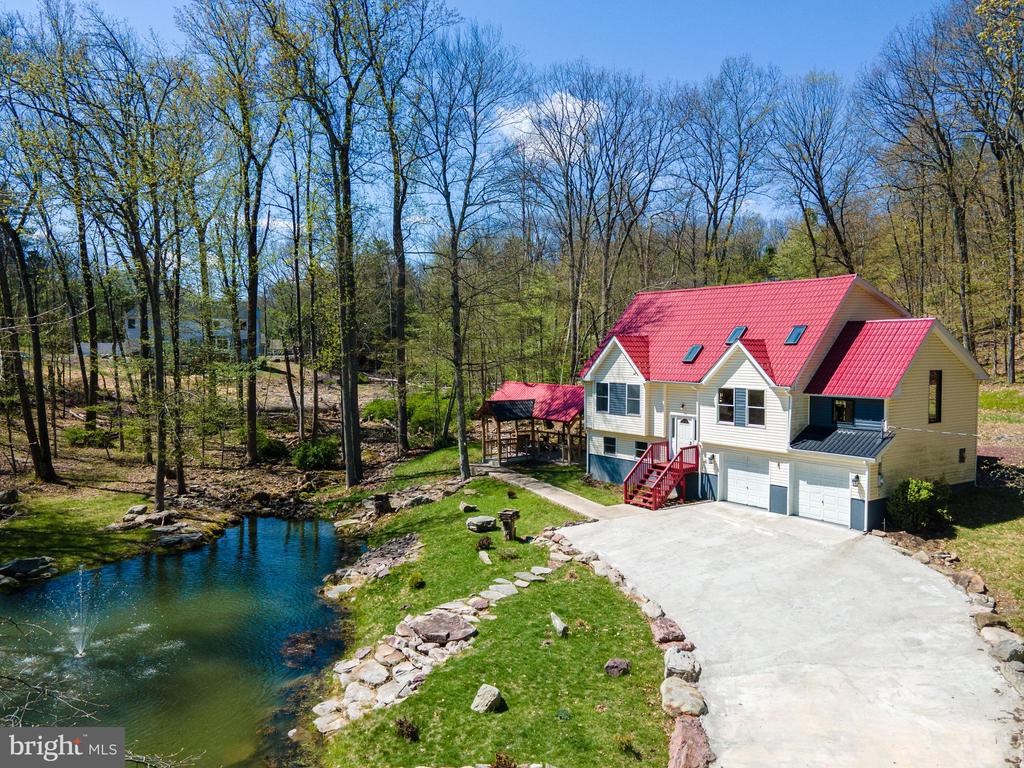 57 LAKE LANE