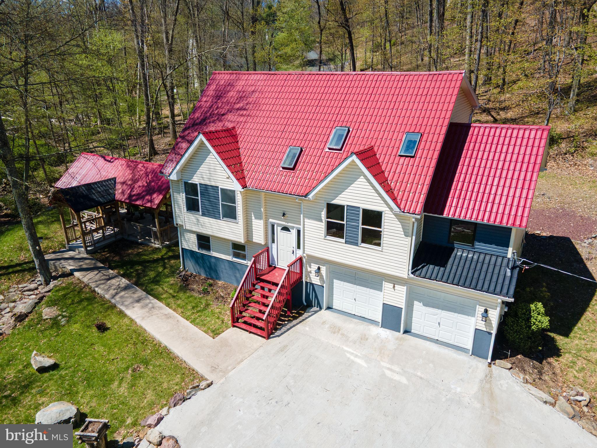 57 LAKE LANE