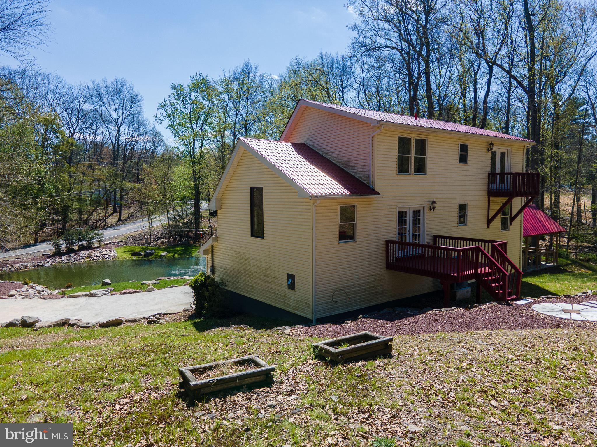 57 LAKE LANE