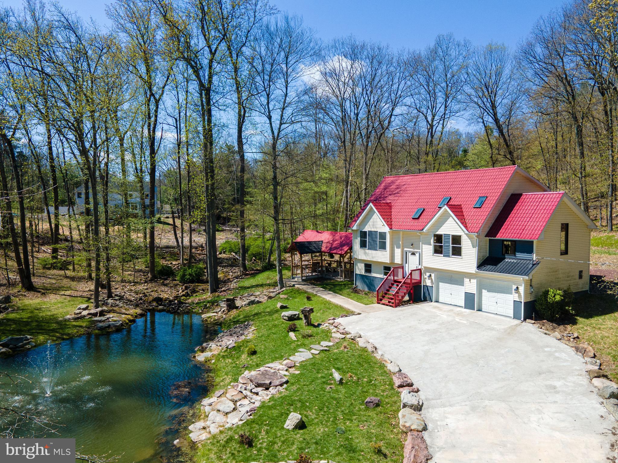 57 LAKE LANE