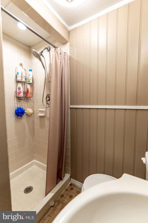 1328 WINDING WAY