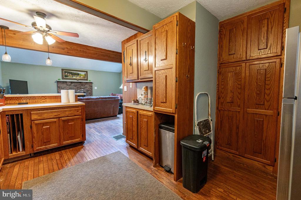 1328 WINDING WAY