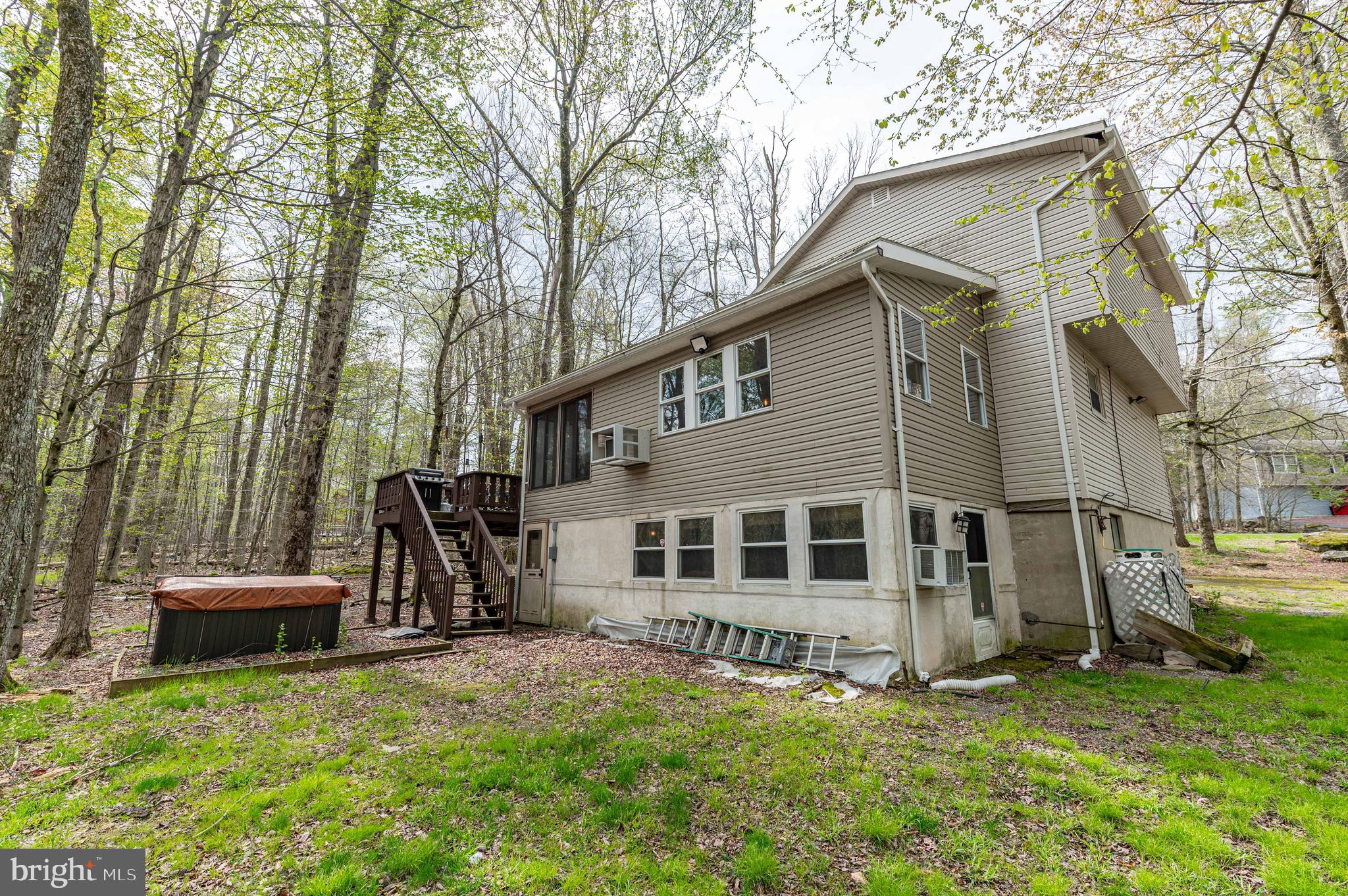 1328 WINDING WAY