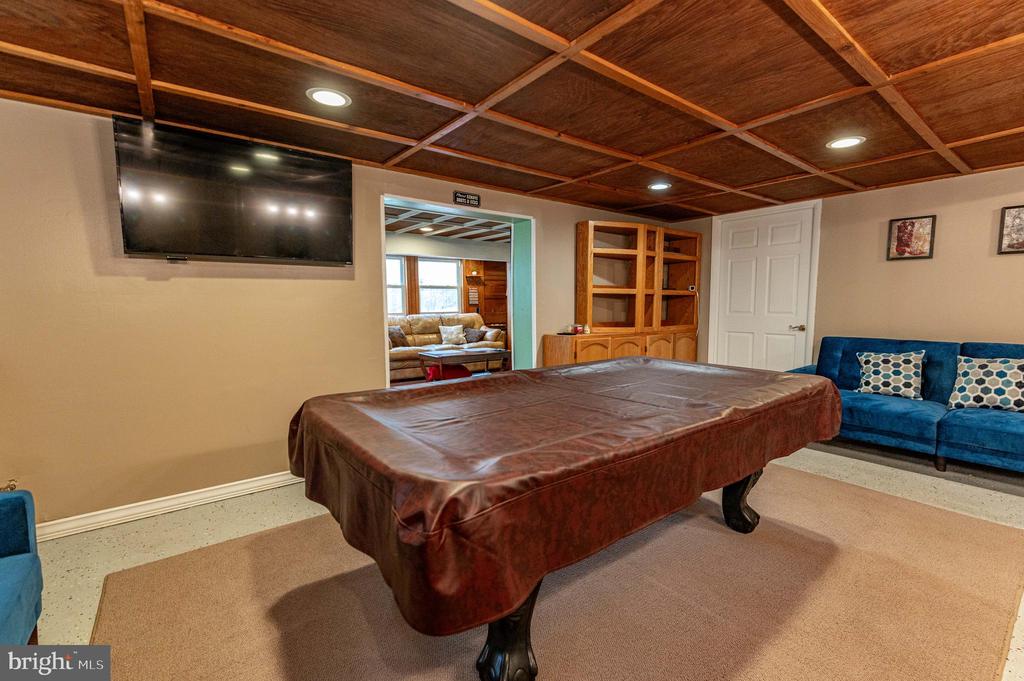 1328 WINDING WAY