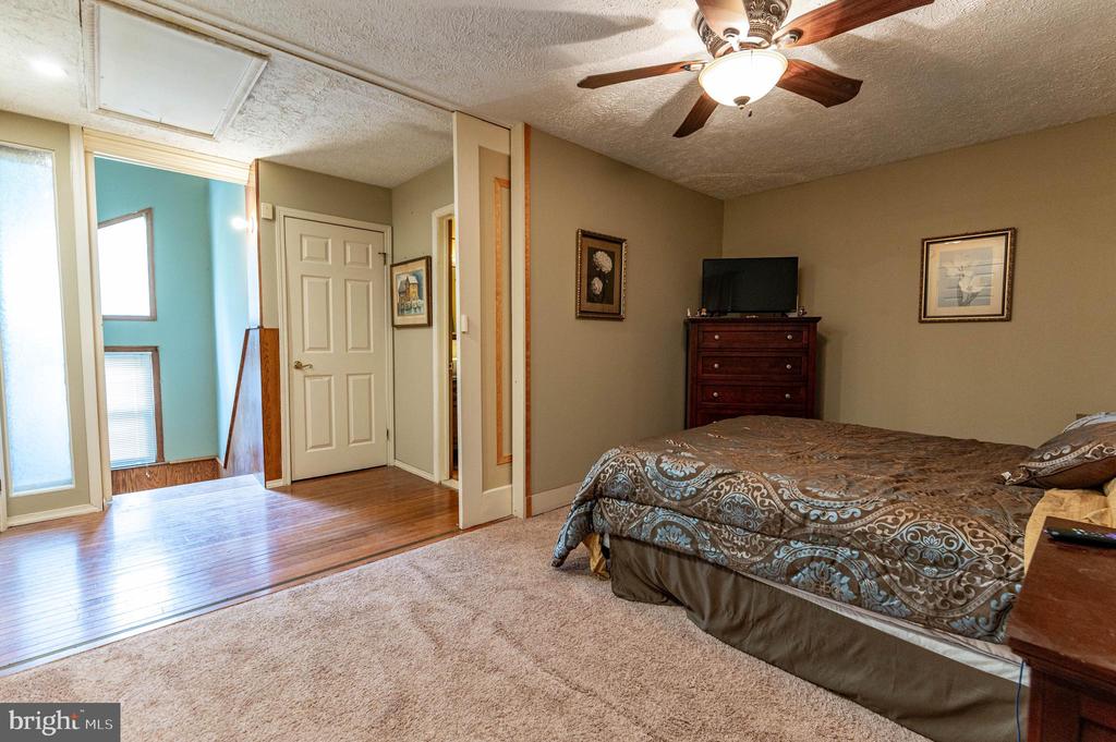 1328 WINDING WAY