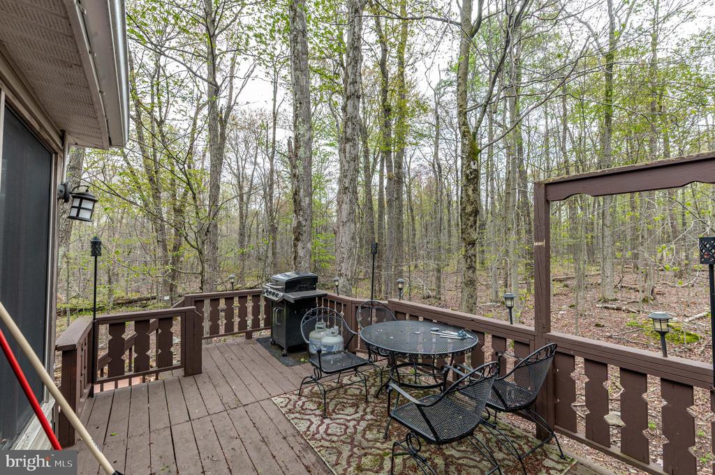 1328 WINDING WAY