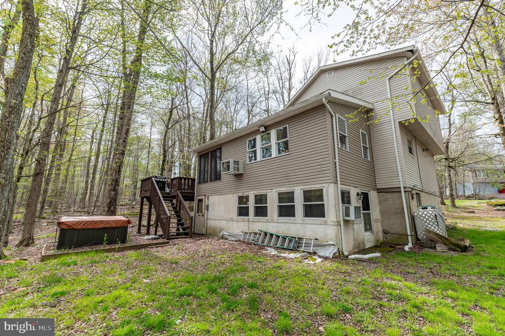 1328 WINDING WAY