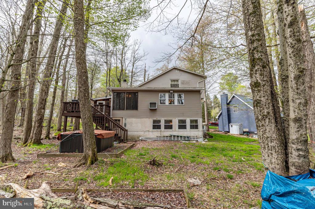1328 WINDING WAY