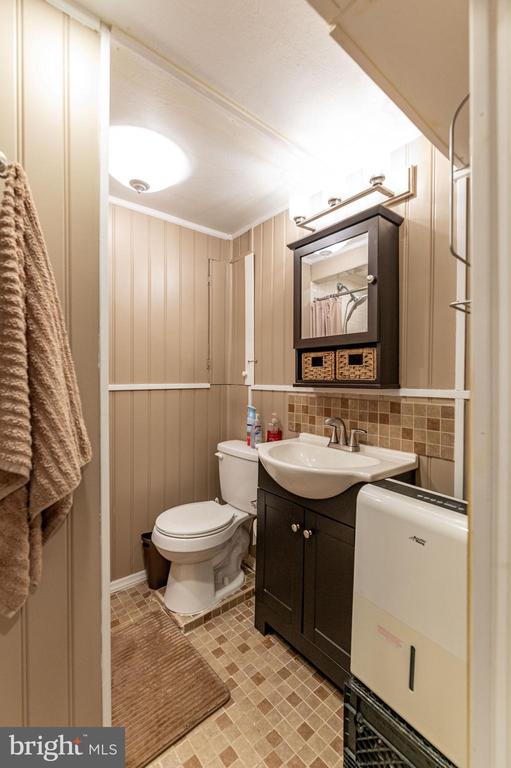 1328 WINDING WAY
