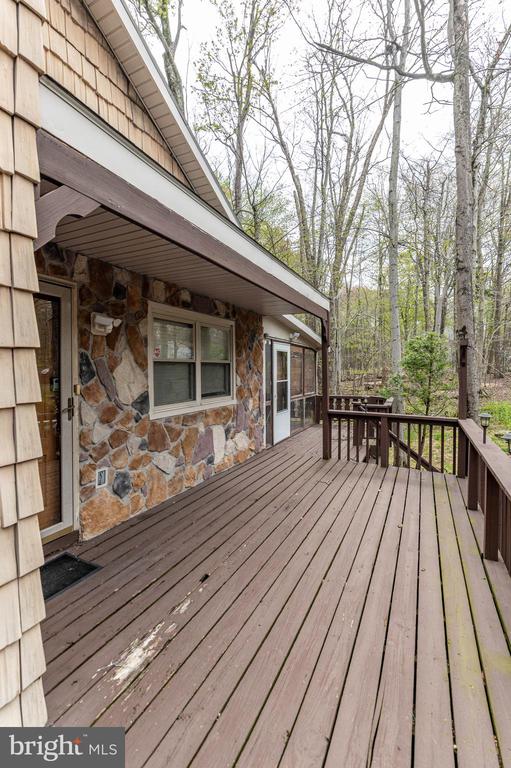 1328 WINDING WAY