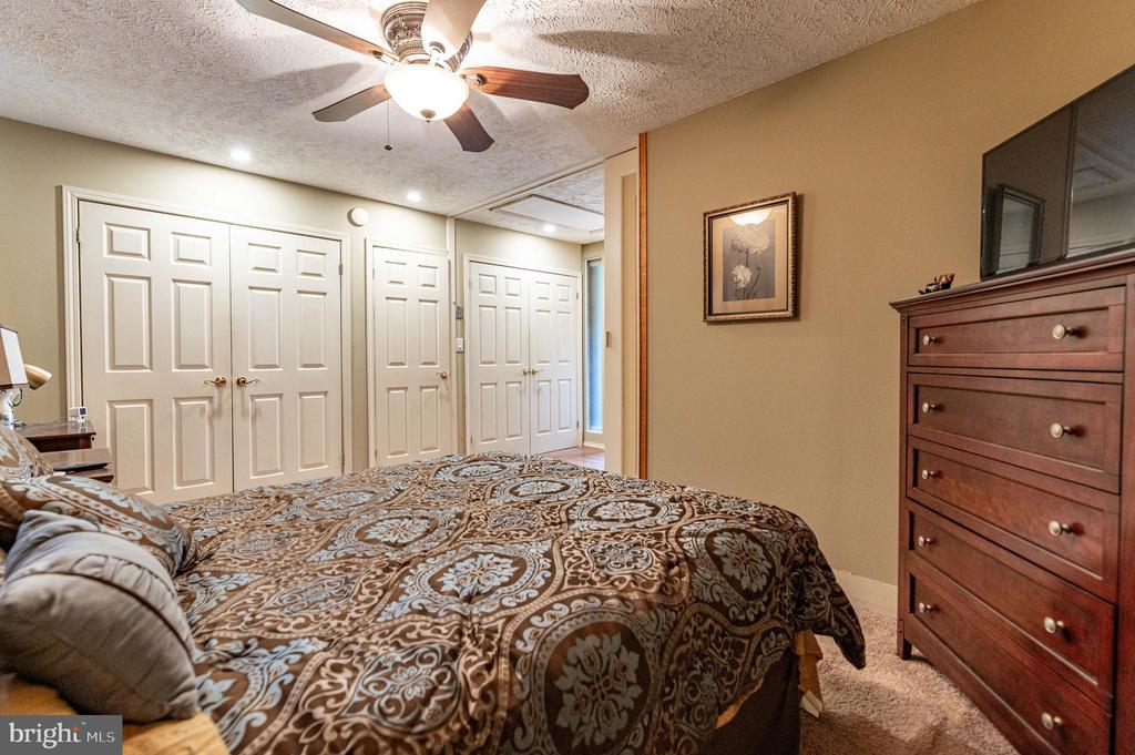 1328 WINDING WAY