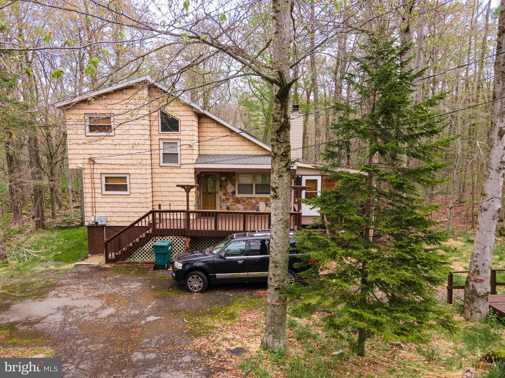 1328 WINDING WAY