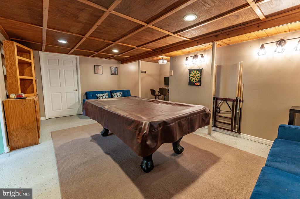 1328 WINDING WAY