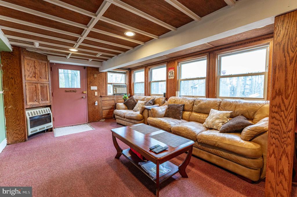 1328 WINDING WAY