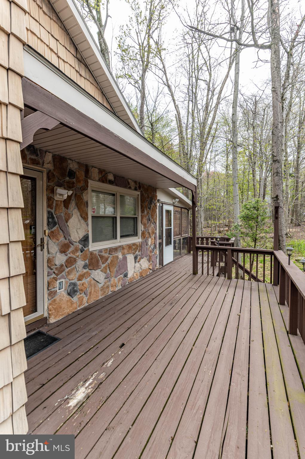 1328 WINDING WAY