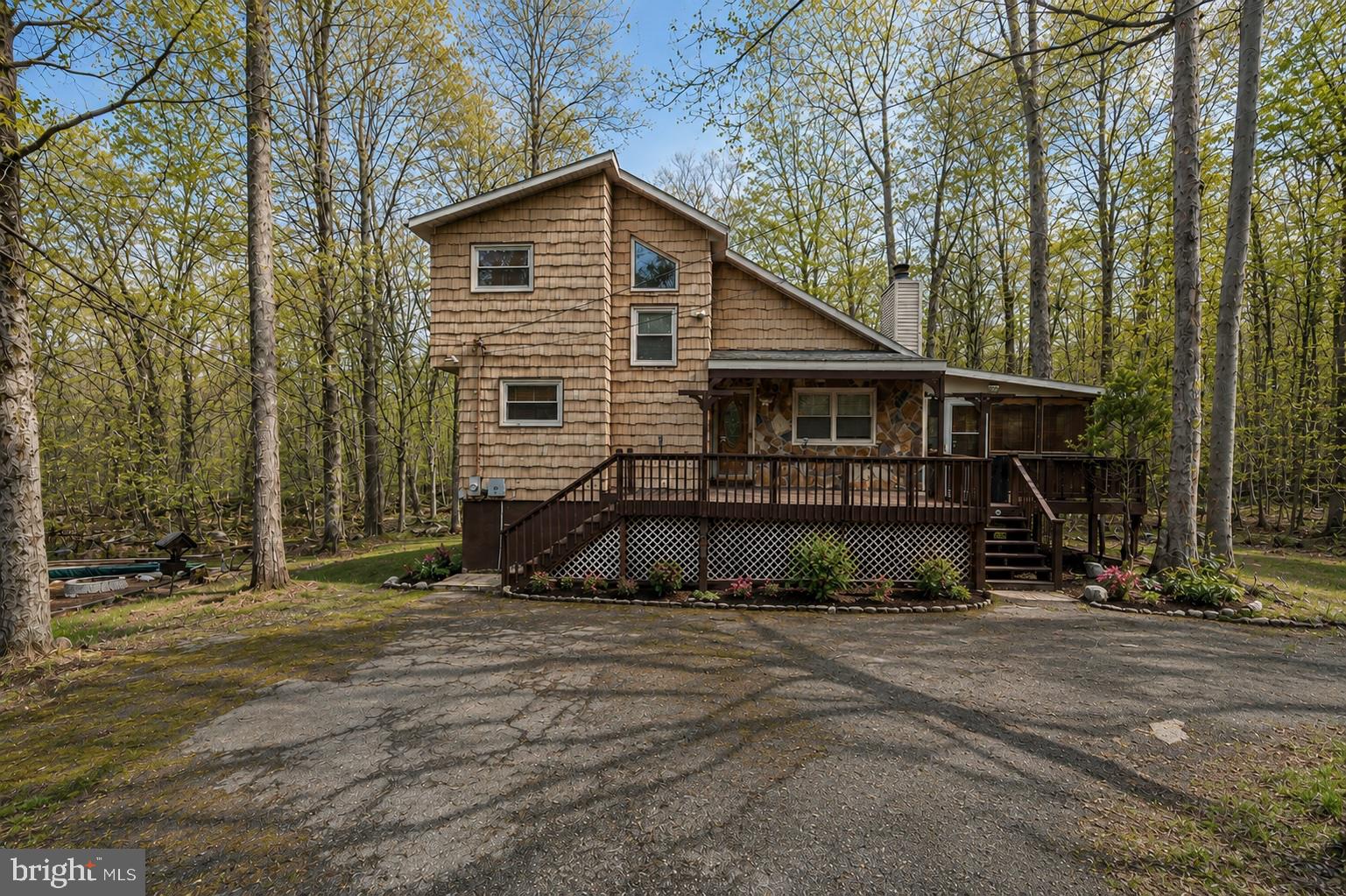 1328 WINDING WAY