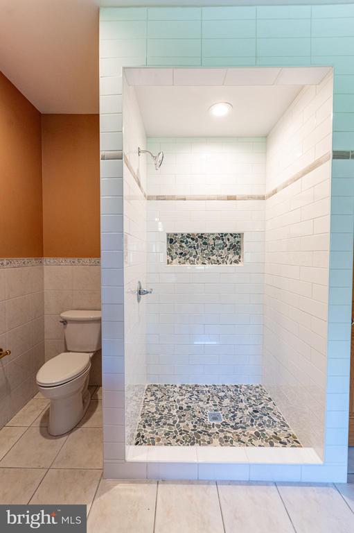 441 HIDDEN LAKE DRIVE
