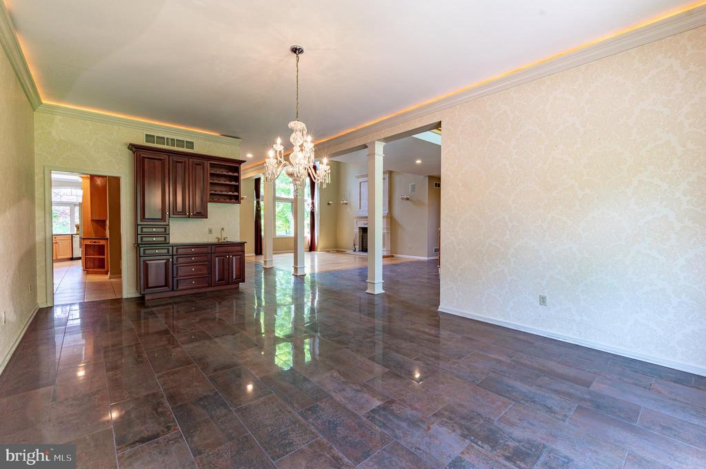 441 HIDDEN LAKE DRIVE