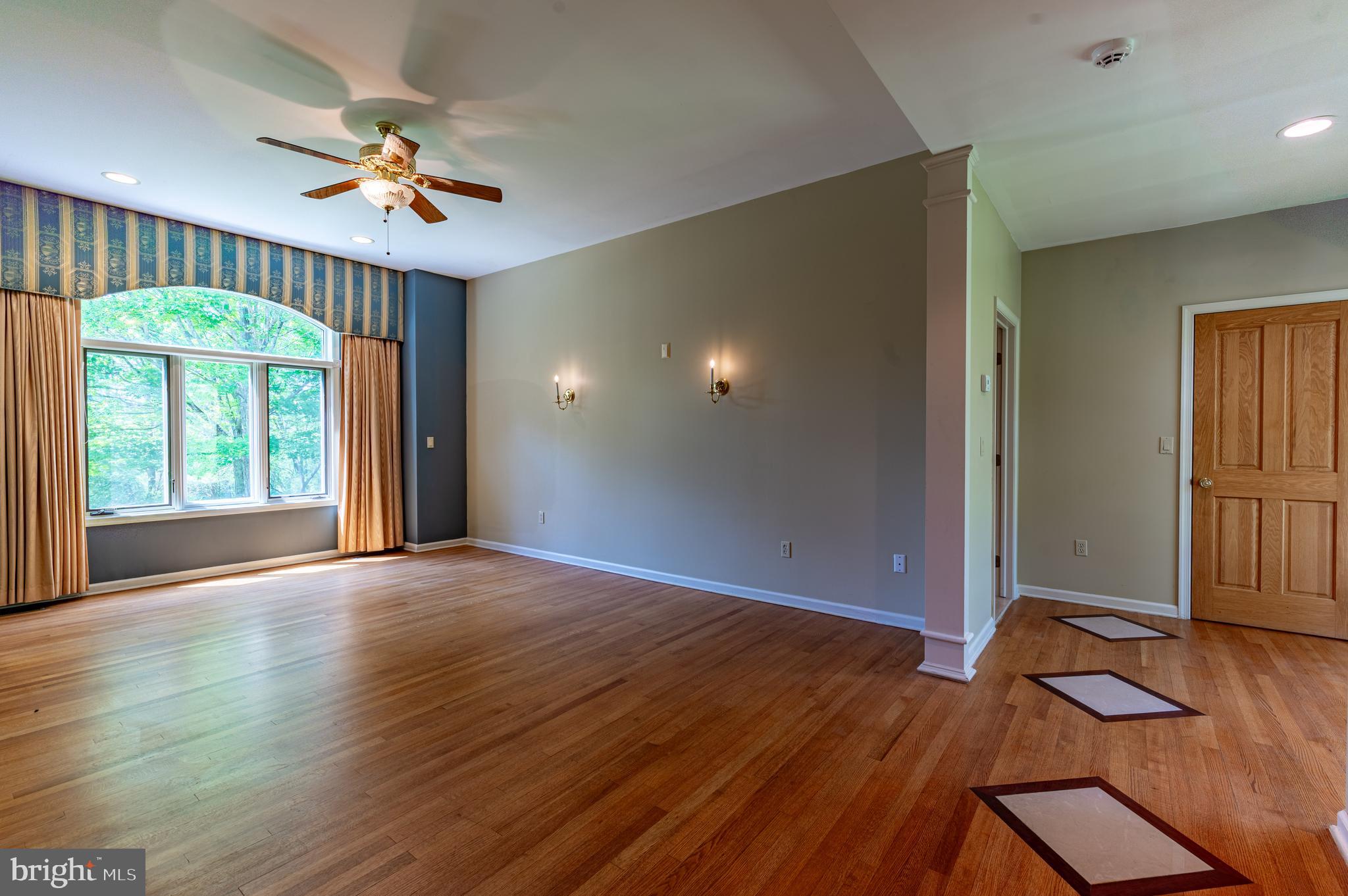 441 HIDDEN LAKE DRIVE