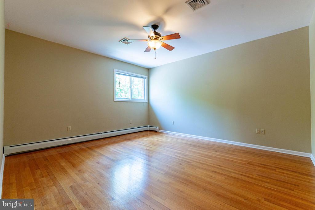 441 HIDDEN LAKE DRIVE