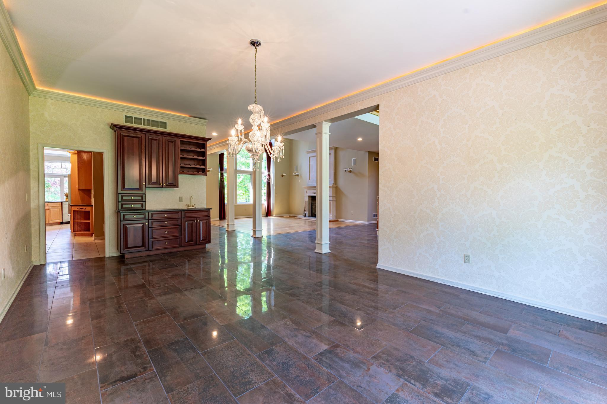 441 HIDDEN LAKE DRIVE