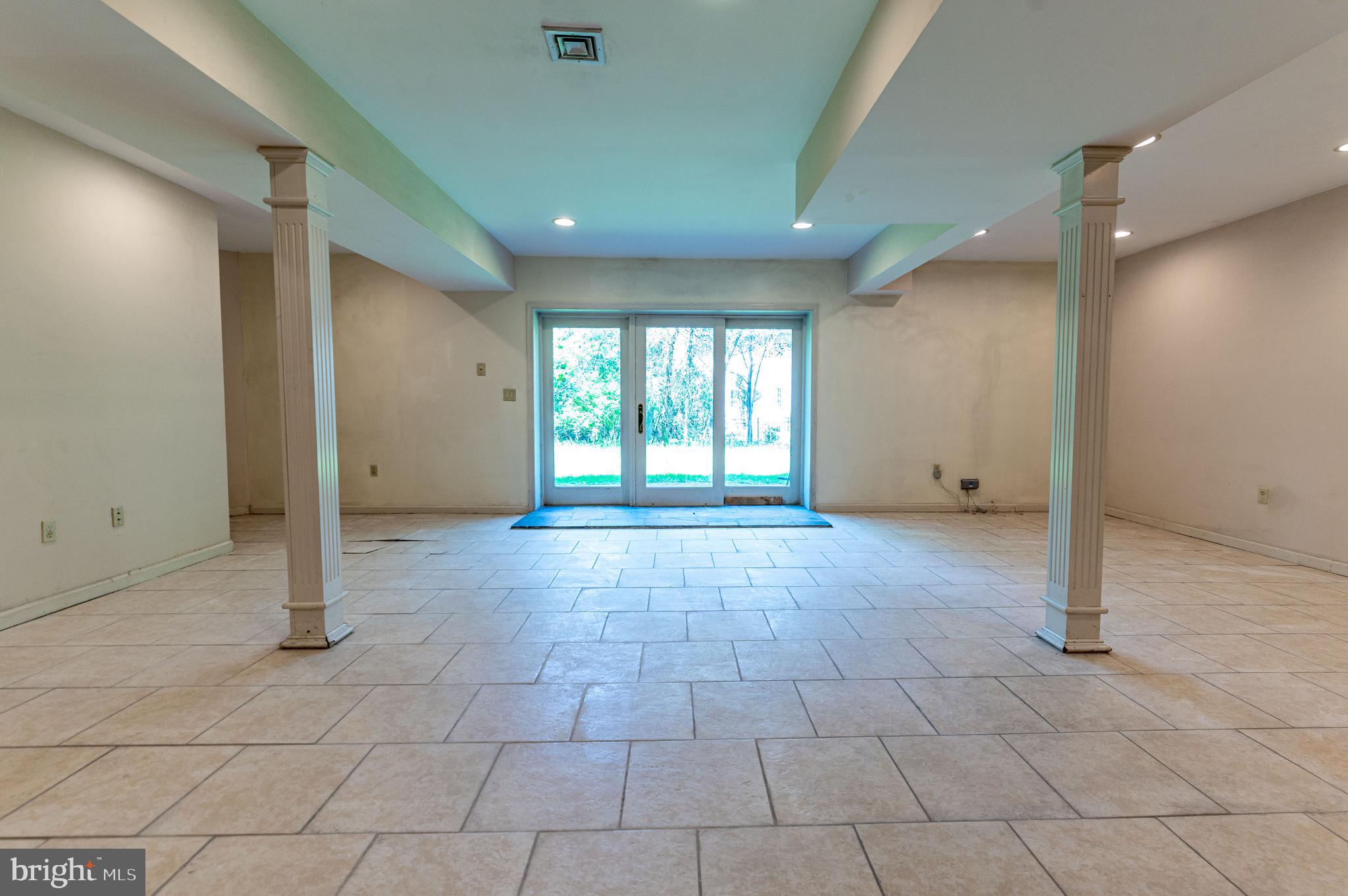 441 HIDDEN LAKE DRIVE