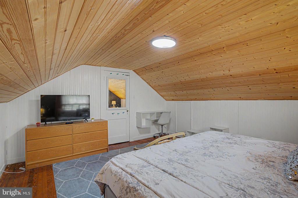 188 OLDE SCHOOLHOUSE ROAD