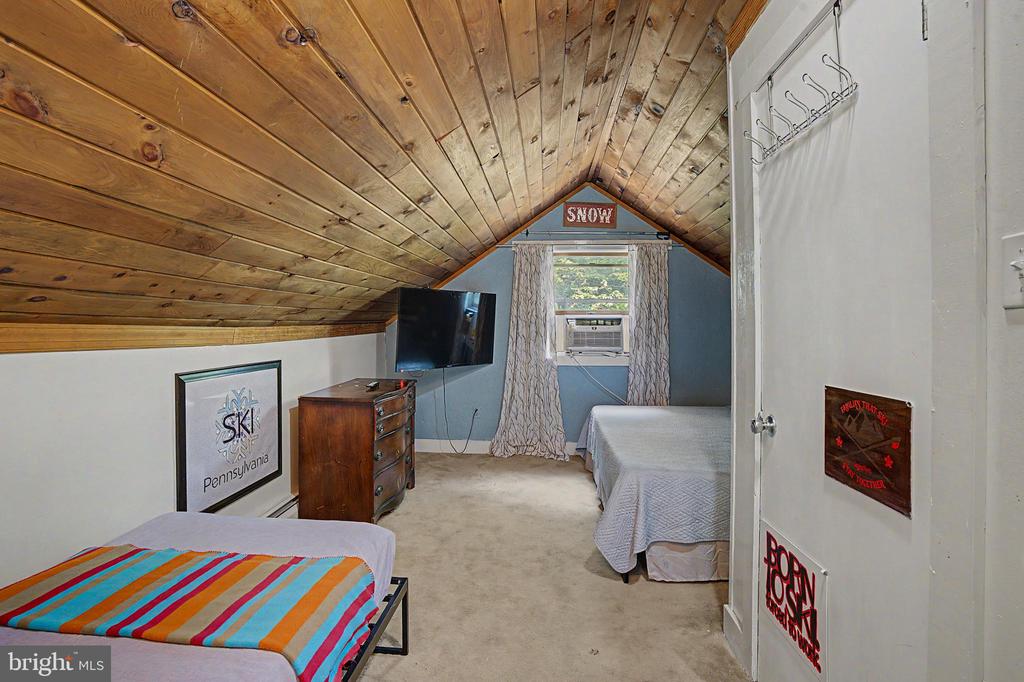 188 OLDE SCHOOLHOUSE ROAD