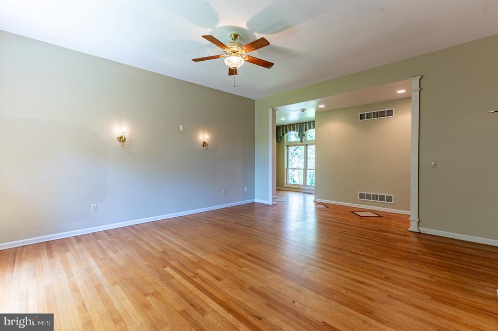 441 HIDDEN LAKE DRIVE