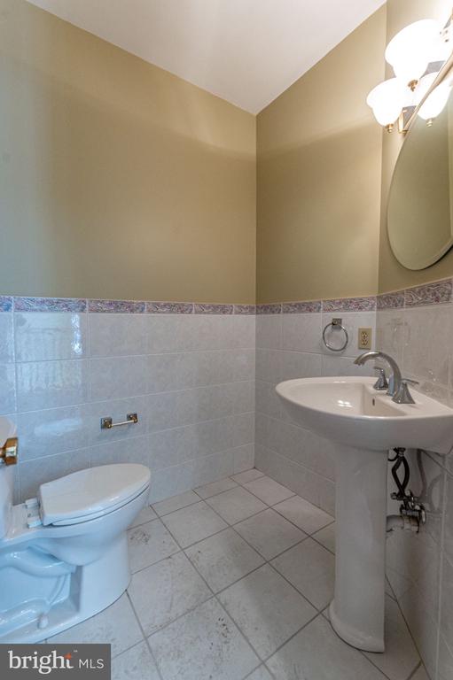 441 HIDDEN LAKE DRIVE