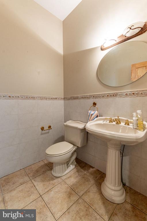 441 HIDDEN LAKE DRIVE