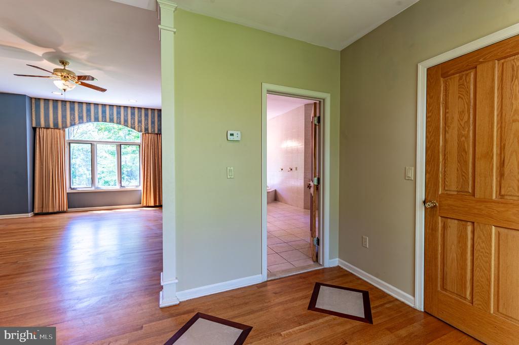 441 HIDDEN LAKE DRIVE
