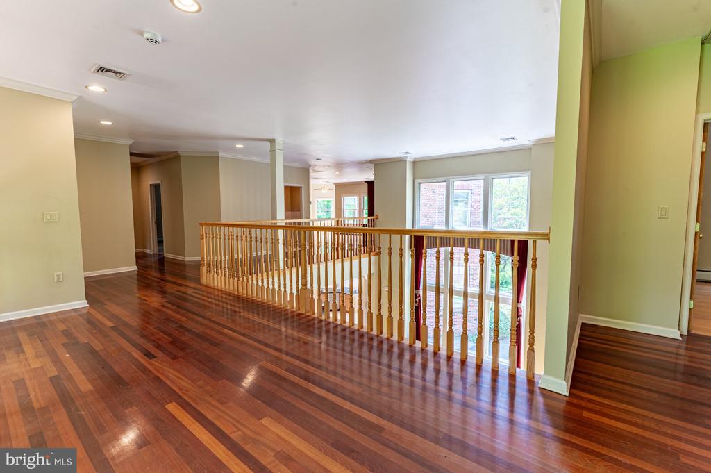 441 HIDDEN LAKE DRIVE