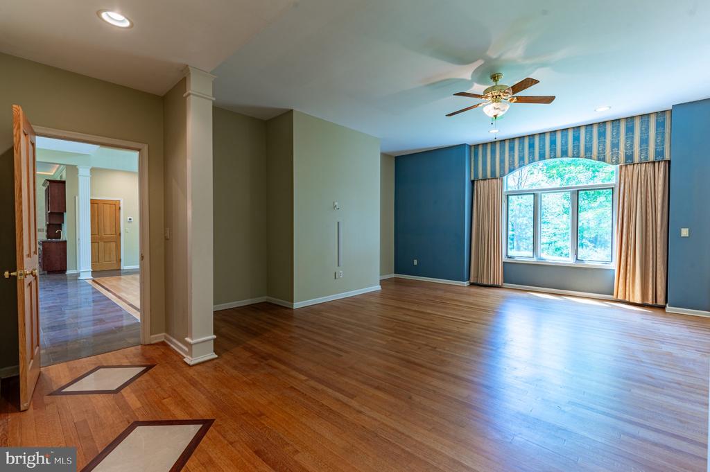 441 HIDDEN LAKE DRIVE