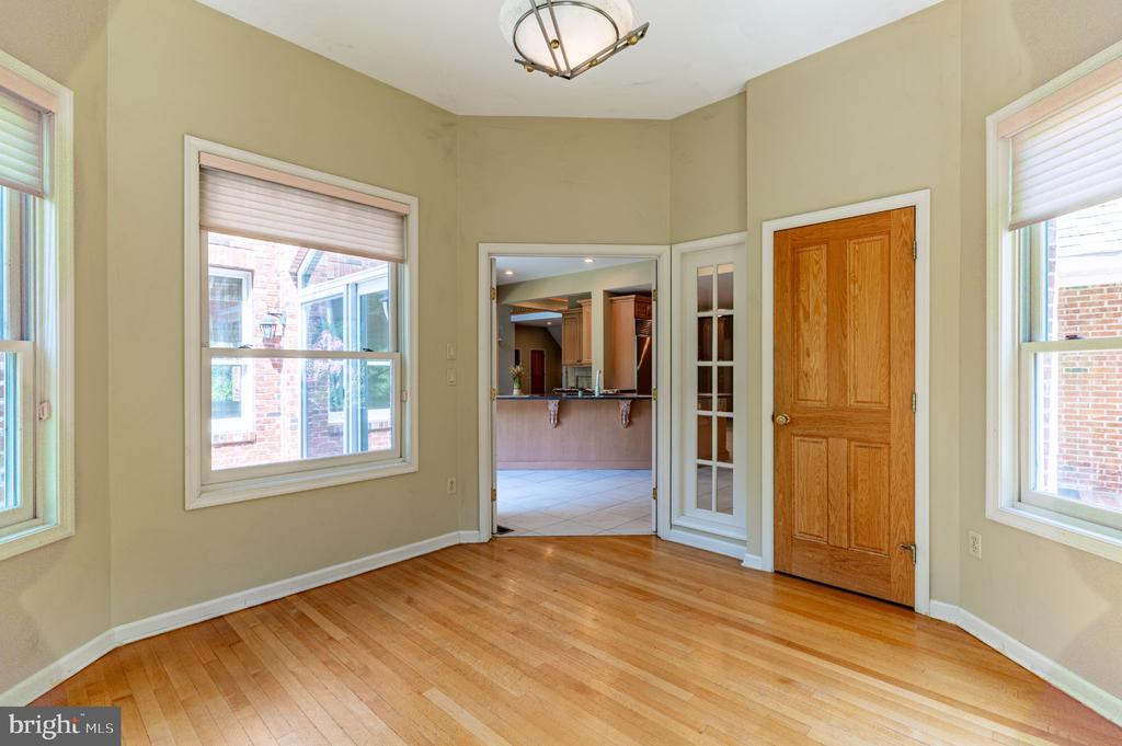 441 HIDDEN LAKE DRIVE