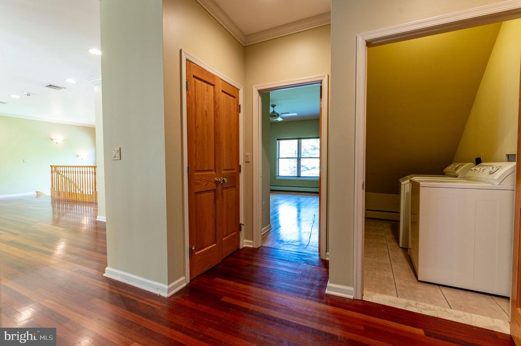 441 HIDDEN LAKE DRIVE