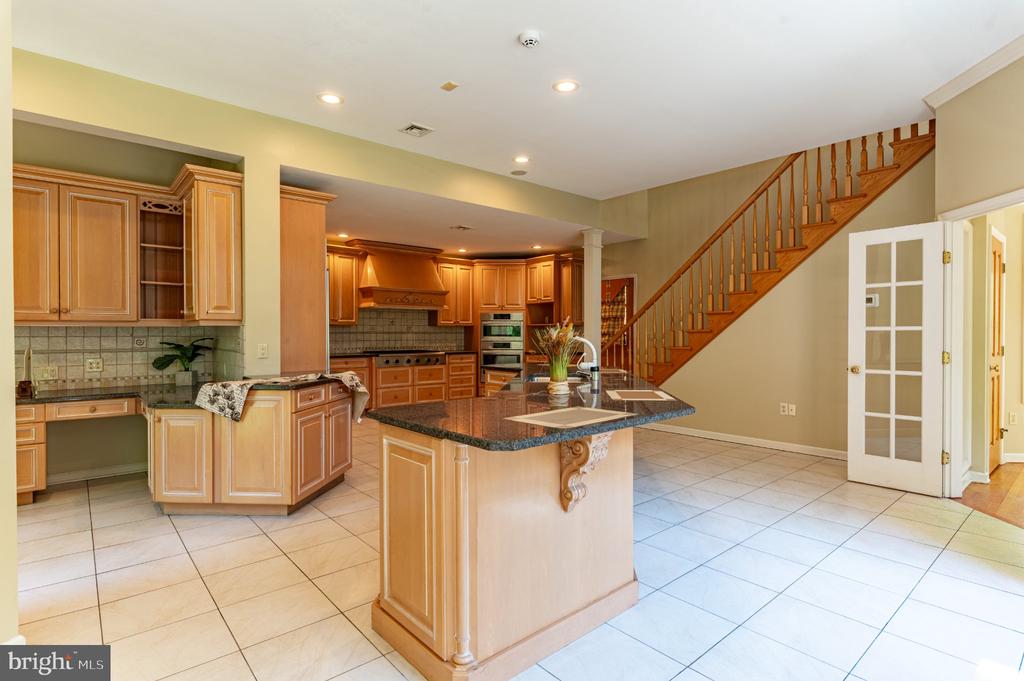 441 HIDDEN LAKE DRIVE