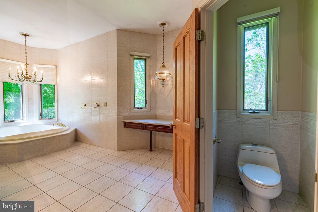 441 HIDDEN LAKE DRIVE