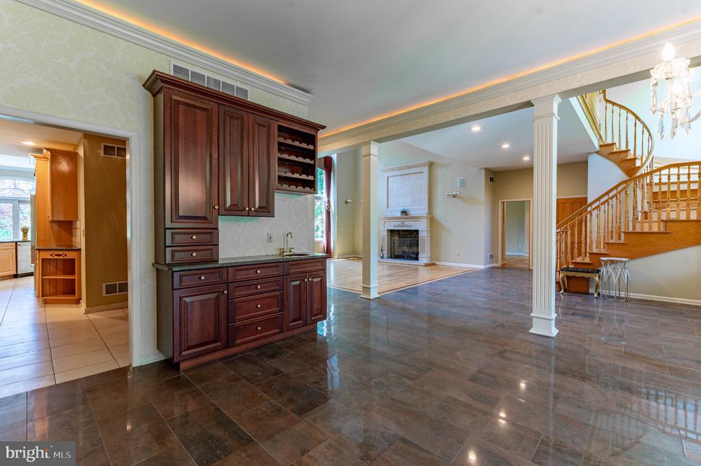 441 HIDDEN LAKE DRIVE